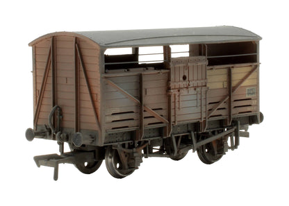 Pre-Owned 37-716 Set Of 3 BR Bauxite 8 Ton Cattle Wagons - Custom Weathered
