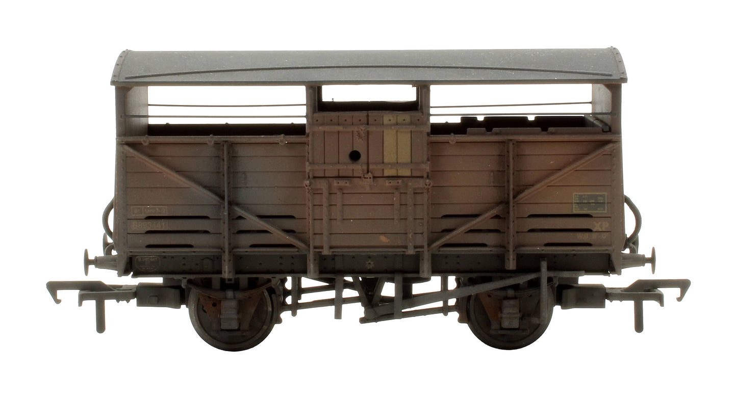 Pre-Owned 37-716 Set Of 3 BR Bauxite 8 Ton Cattle Wagons - Custom Weathered
