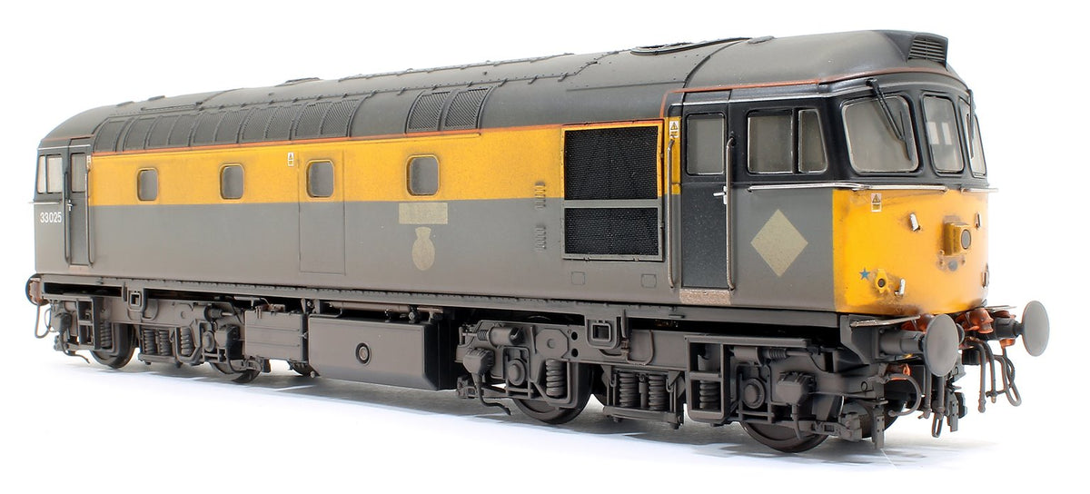 Pre-Owned Class 33 Civil Engineers grey/yellow 33025 Diesel Locomotive - Weathered