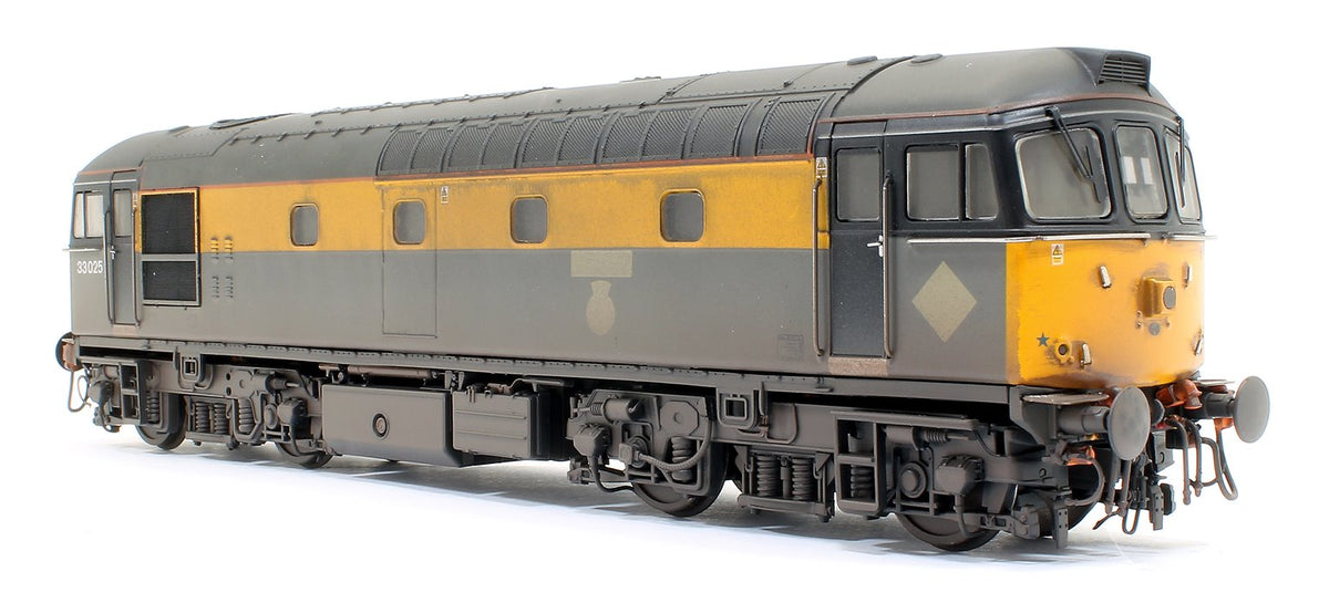 Pre-Owned Class 33 Civil Engineers grey/yellow 33025 Diesel Locomotive - Weathered