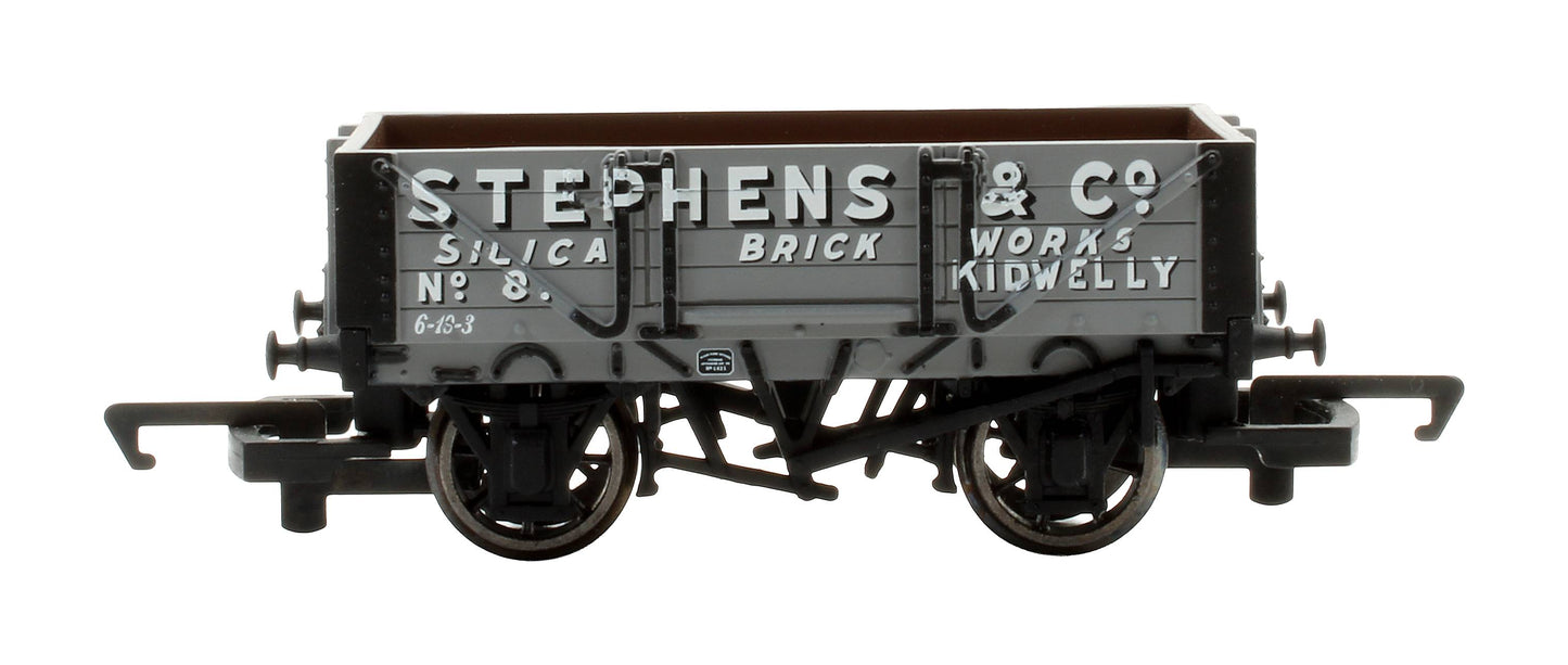 Pre-Owned R6746 4 Plank Wagon Stephens & Co. 'No. 8'