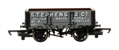 Pre-Owned R6746 4 Plank Wagon Stephens & Co. 'No. 8'