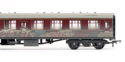 R4647 BR Maroon MK1 Graffiti Coach 'M24450' (Heavily Weathered)