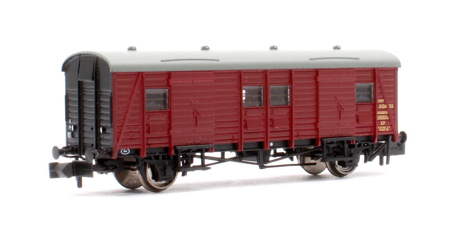 Pre-Owned BR Crimson Southern Passenger Luggage Van No.S1068S