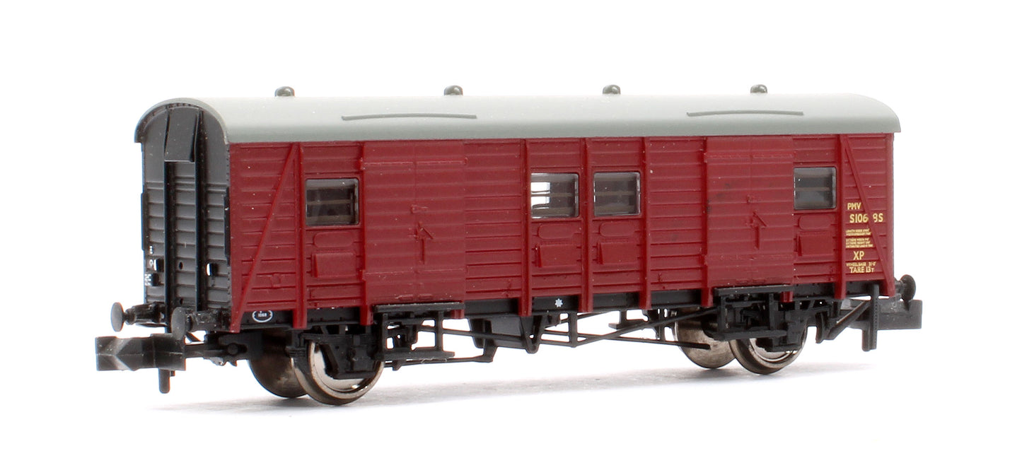 Pre-Owned BR Crimson Southern Passenger Luggage Van No.S1068S