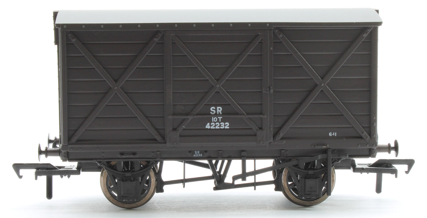 LSWR 10T Ventilated Van SR Brown (Late) 42232