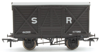 LSWR 10T Ventilated Van SR Brown (Early) 44366