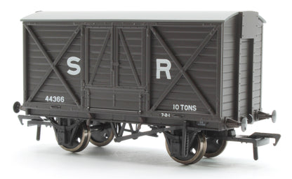 LSWR 10T Ventilated Van SR Brown (Early) 44366