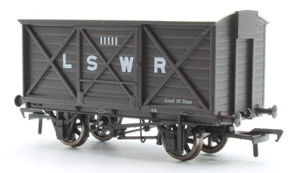 LSWR 10T Ventilated Van LSWR Brown 11111