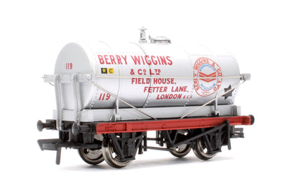 Pre-Owned Set of 3 14T Berry Wiggins Tank Wagons