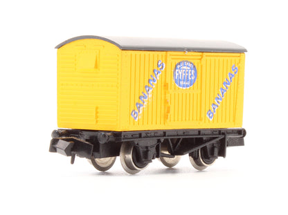 Pre-Owned 2316 Single Vent Van 'Fyffes Bananas'
