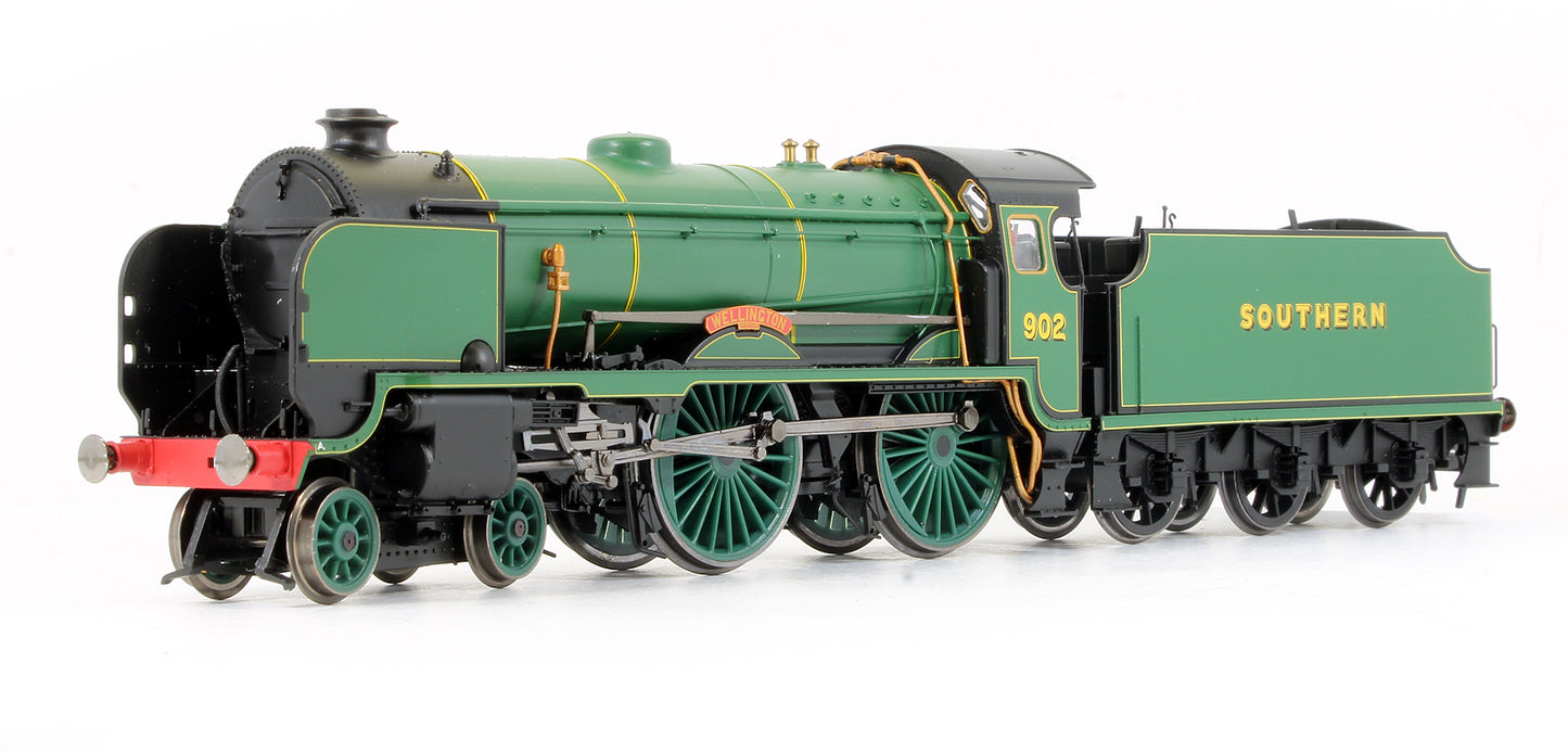 Pre-Owned Southern 4-4-0 Schools Class 'Wellington' 902 Steam Locomotive - DCC Fitted