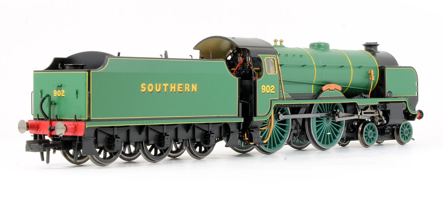Pre-Owned Southern 4-4-0 Schools Class 'Wellington' 902 Steam Locomotive - DCC Fitted