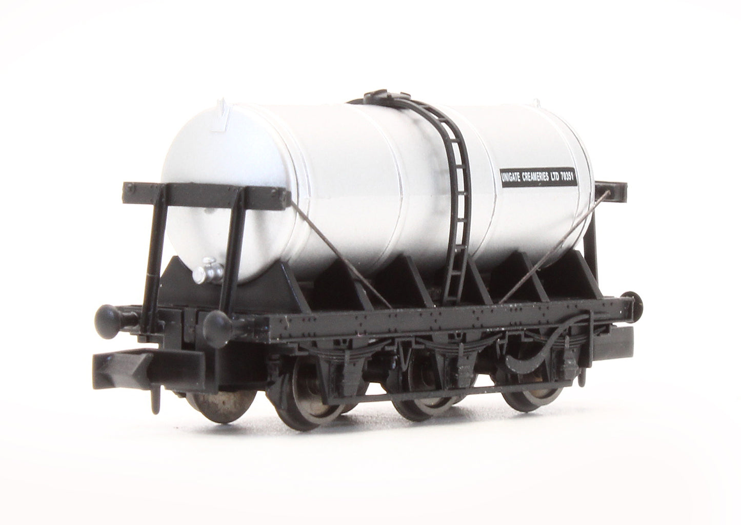 Pre-Owned 2F-031-011 6 Wheel Milk Tank Wagon 'Unigate Creameries Ltd' 70351