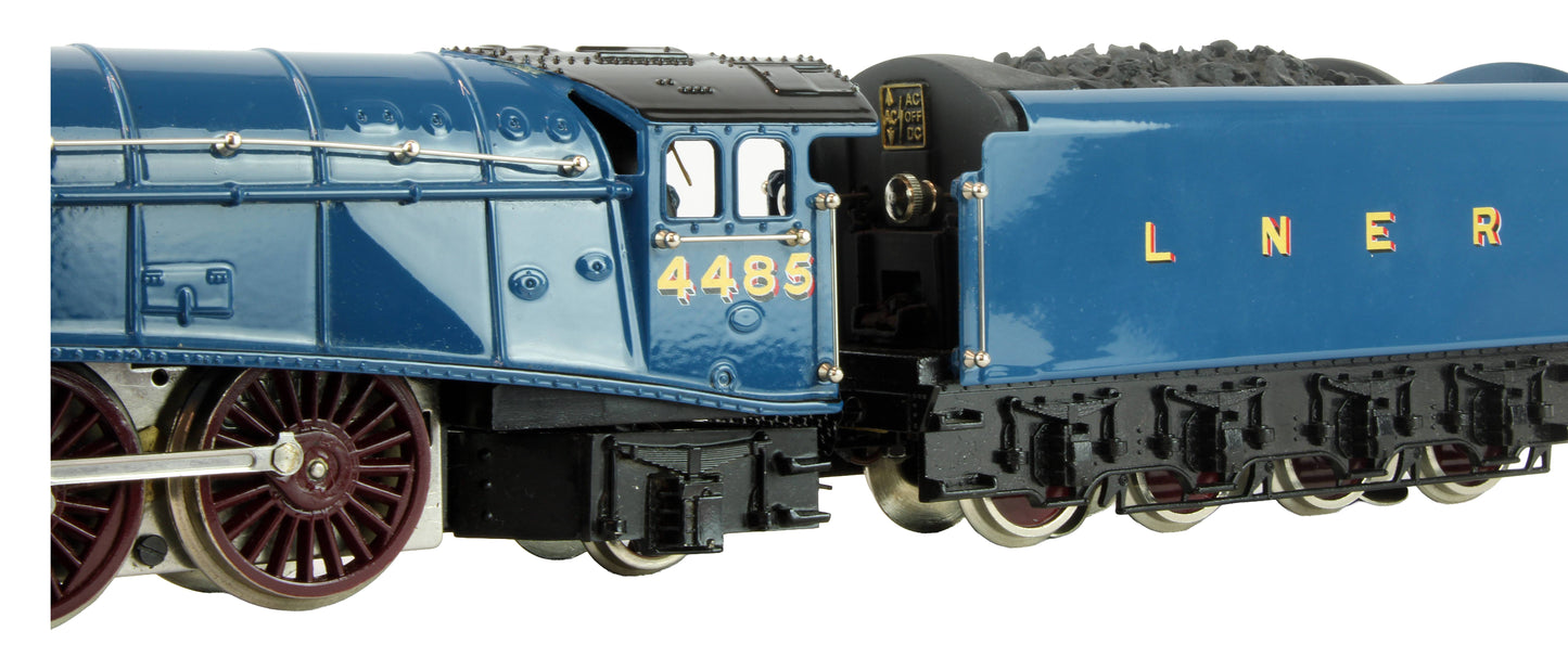 Pre-Owned E4 LNER Garter Blue Class A4 4-6-2 'Kestrel' 4485 Steam Locomotive