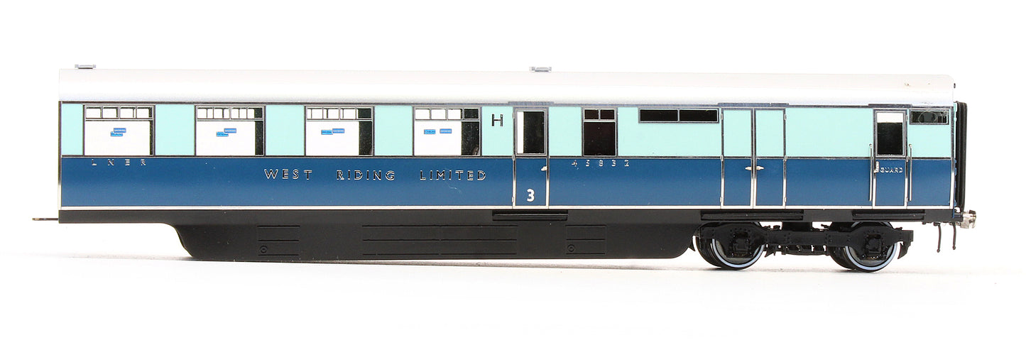 Pre-Owned LNER West Riding Limited Articulated Open Third Coach G No.45831 & Brake Third Coach H No.45832