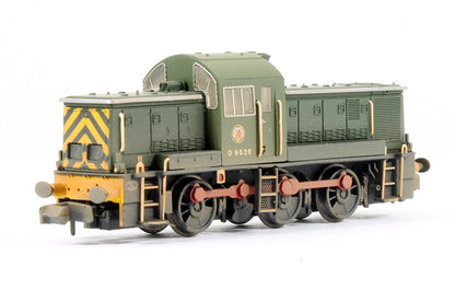 Pre-Owned 372-953 Class 14 D9526 BR Green With Wasp Stripes Diesel Locomotive (Weathered)