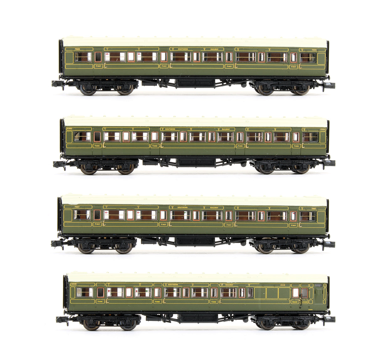 Pre-Owned Maunsell Coach Set 469 SR Lined Green