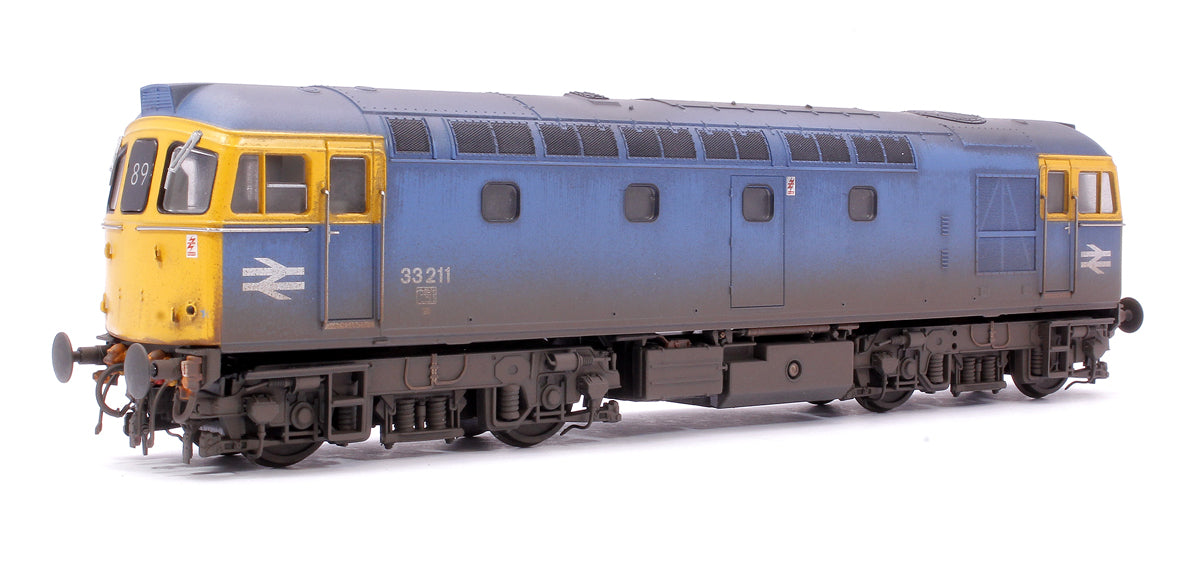 Pre-Owned Class 33/2 33211 BR Blue Diesel Locomotive - Faded/Weathered