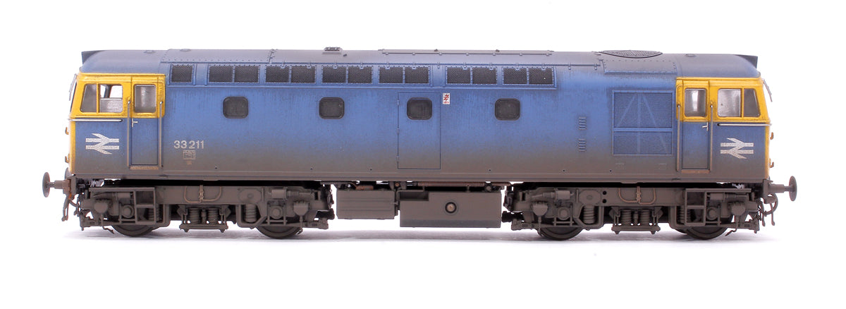 Pre-Owned Class 33/2 33211 BR Blue Diesel Locomotive - Faded/Weathered