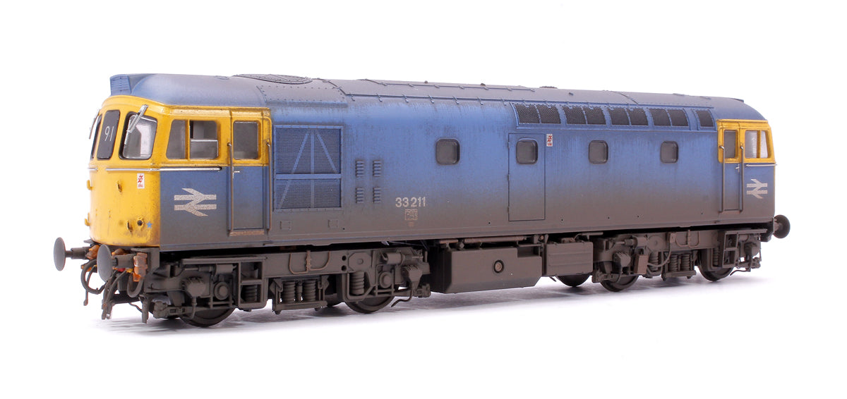 Pre-Owned Class 33/2 33211 BR Blue Diesel Locomotive - Faded/Weathered