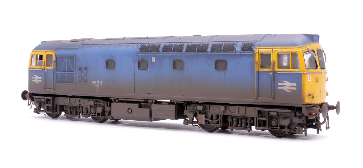 Pre-Owned Class 33/2 33211 BR Blue Diesel Locomotive - Faded/Weathered