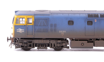 Pre-Owned Class 33/2 33211 BR Blue Diesel Locomotive - Faded/Weathered
