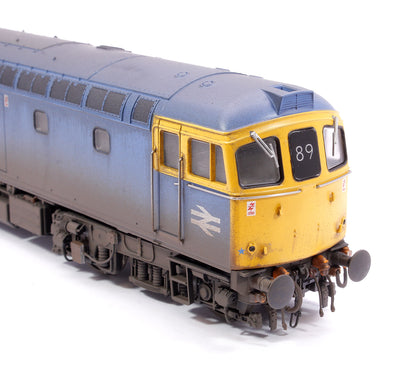 Pre-Owned Class 33/2 33211 BR Blue Diesel Locomotive - Faded/Weathered