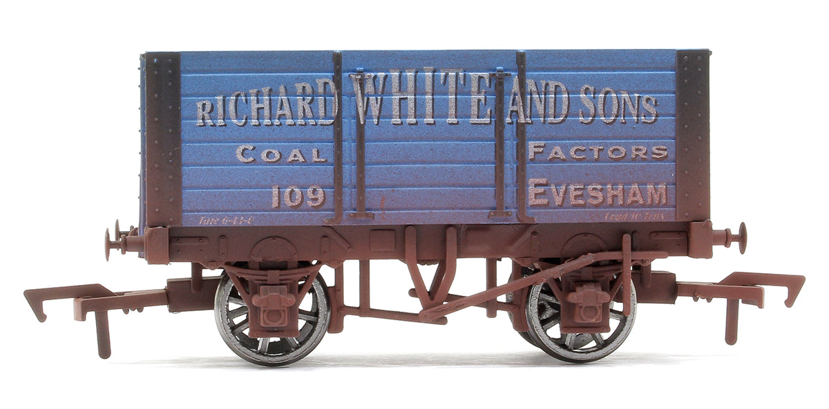 Pre-Owned 4F-072-008 7 Plank 9 FT Wheelbase Richard White No.109 - Weathered