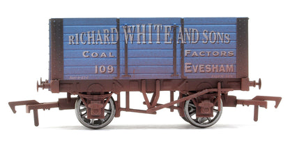 Pre-Owned 4F-072-008 7 Plank 9 FT Wheelbase Richard White No.109 - Weathered