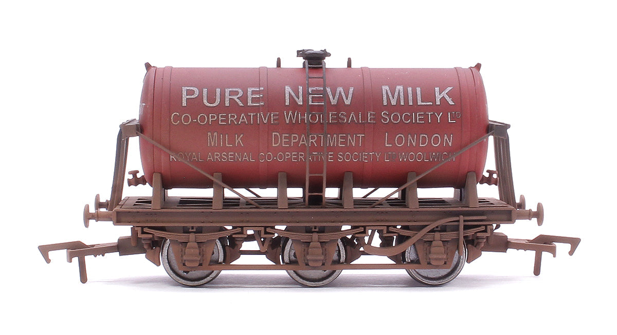 Pre-Owned 4F-031-038 6 Wheel Milk Tanker Co-op Milk Red - Weathered
