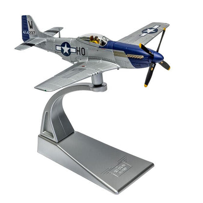 AA27709 North American P-51D Mustang, ‘Moonbeam McSWINE’, William T. ‘Bill’ Whisner Jr, 1945
