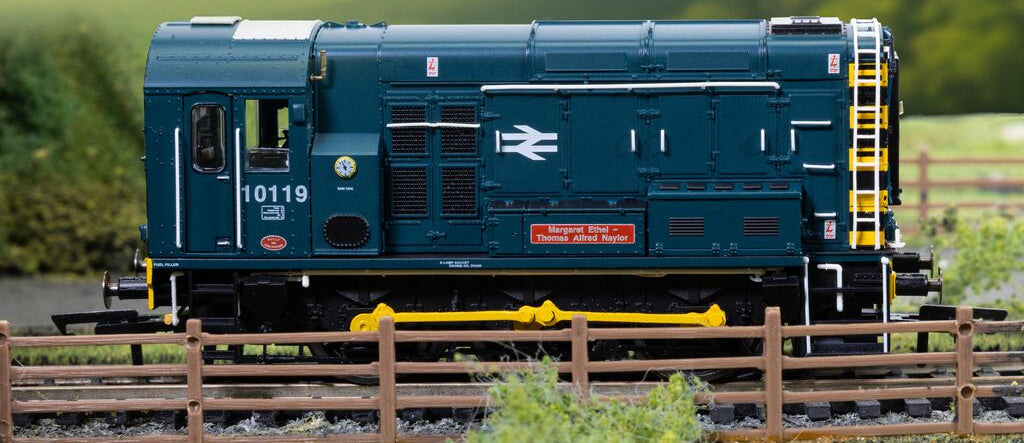 R30506 Class 10 BR Blue 10119 'Margaret Ethel-Thomas Alfred Naylor' Diesel Locomotive