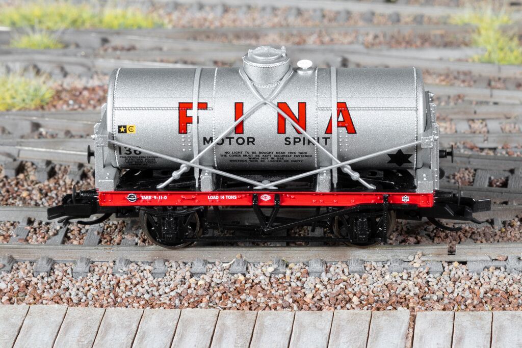 Fina 12T Tank Wagon 136