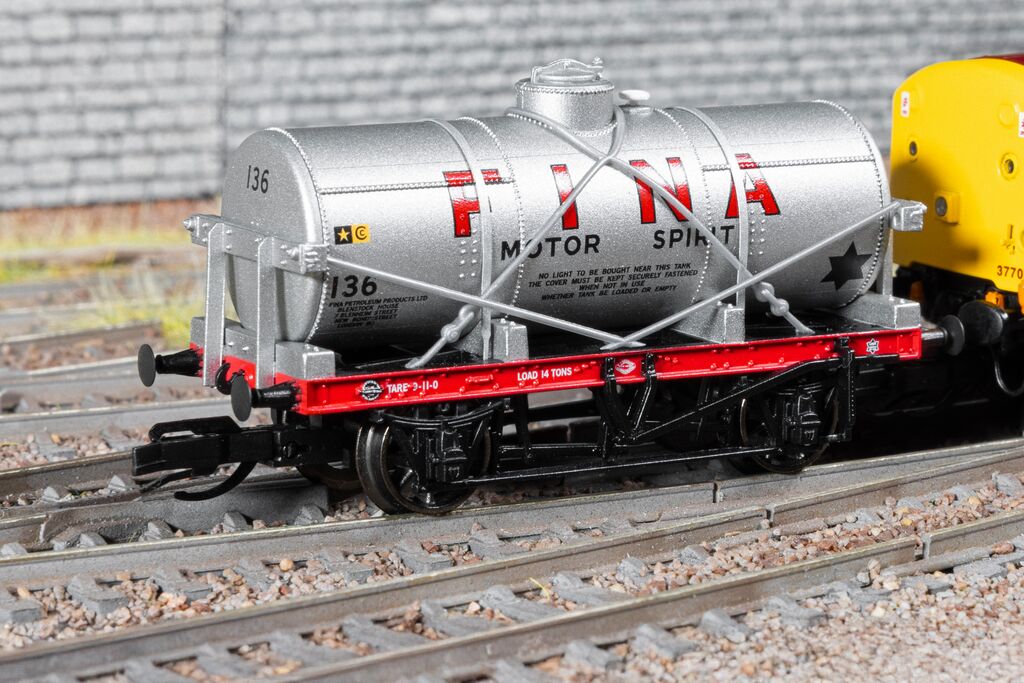 Fina 12T Tank Wagon 136