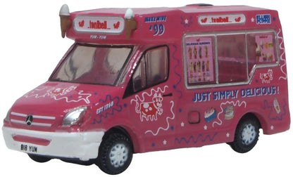 NWM009 Whitby Mondial Ice Cream Van Tonibell