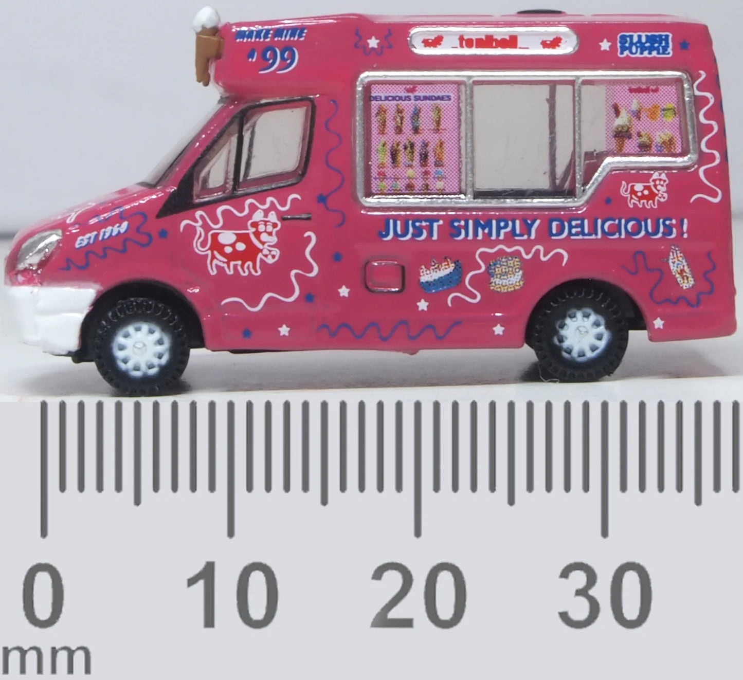 NWM009 Whitby Mondial Ice Cream Van Tonibell