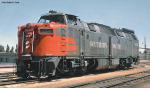 Expert Southern Pacific ML4000 EMD 9002 Diesel Locomotive
