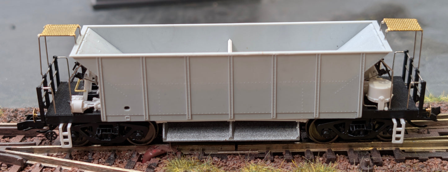 TT6067 YGH 'Sealion' Ballast Hopper Departmental Olive Green Triple Pack
