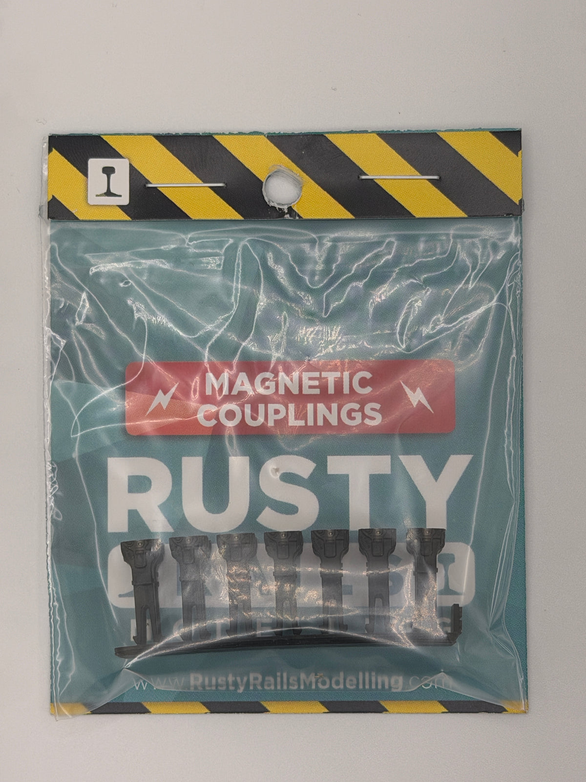 RRM183 OO Gauge Buckeye Magnetic Coupling - 8mm - (7 Pairs)