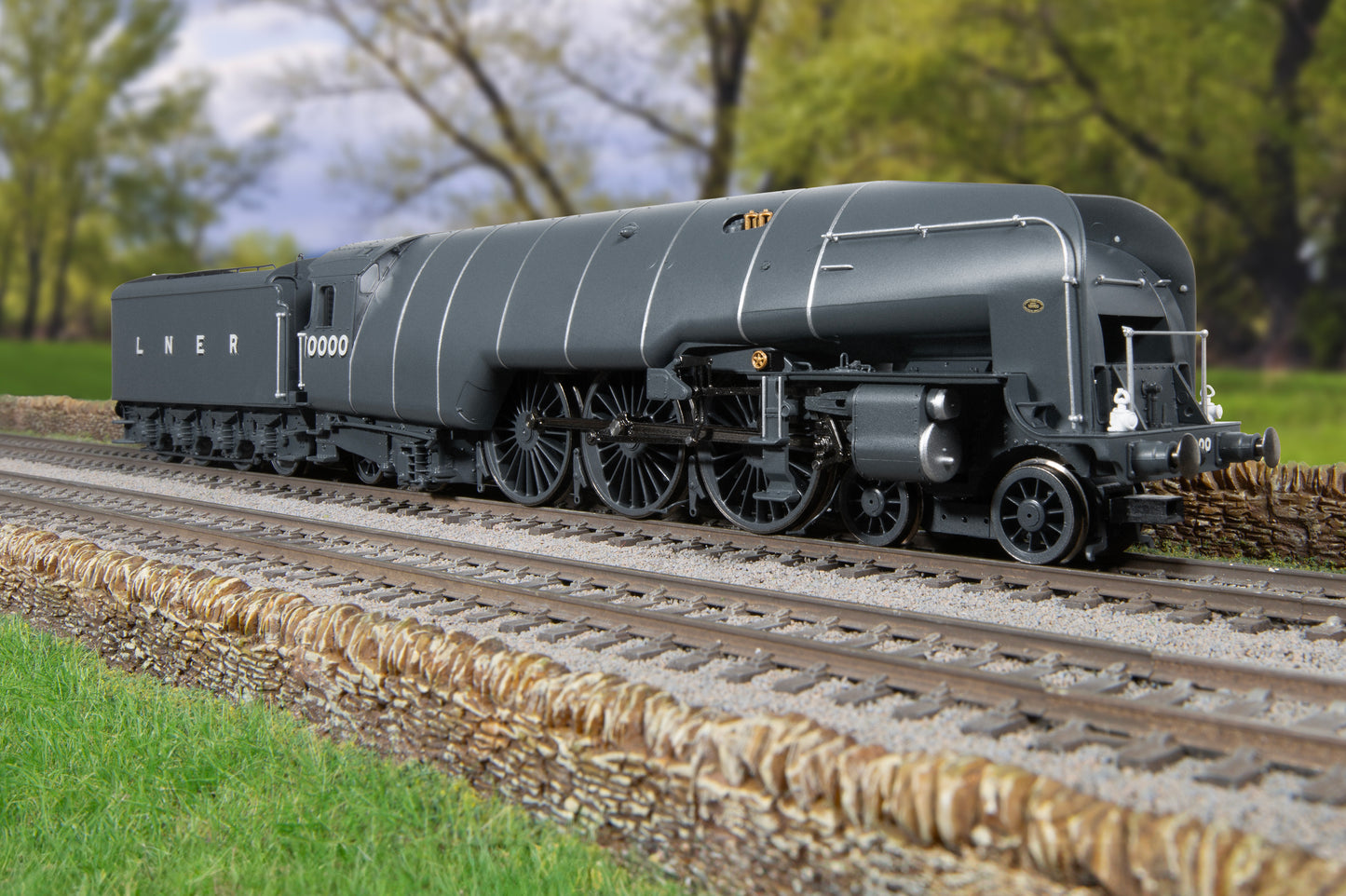 W1 Class 4-6-4 LNER 'Hush Hush' No.10000 (with Steam Generator) Steam Locomotive - DCC Sound & Smoke