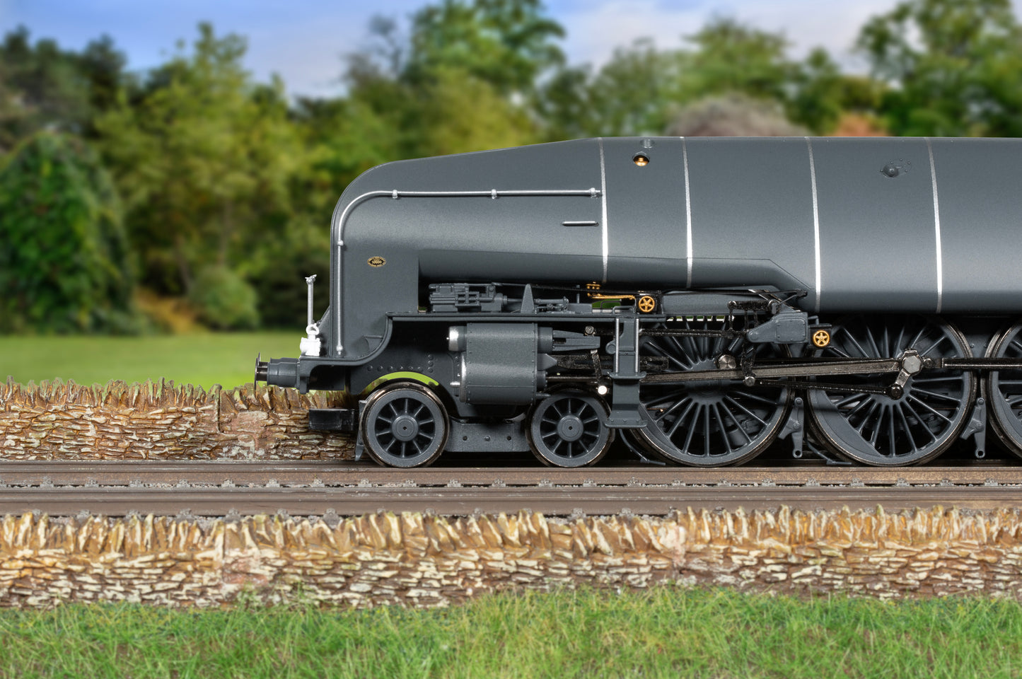 W1 Class 4-6-4 LNER 'Hush Hush' No.10000 (with Steam Generator) Steam Locomotive - DCC Sound & Smoke