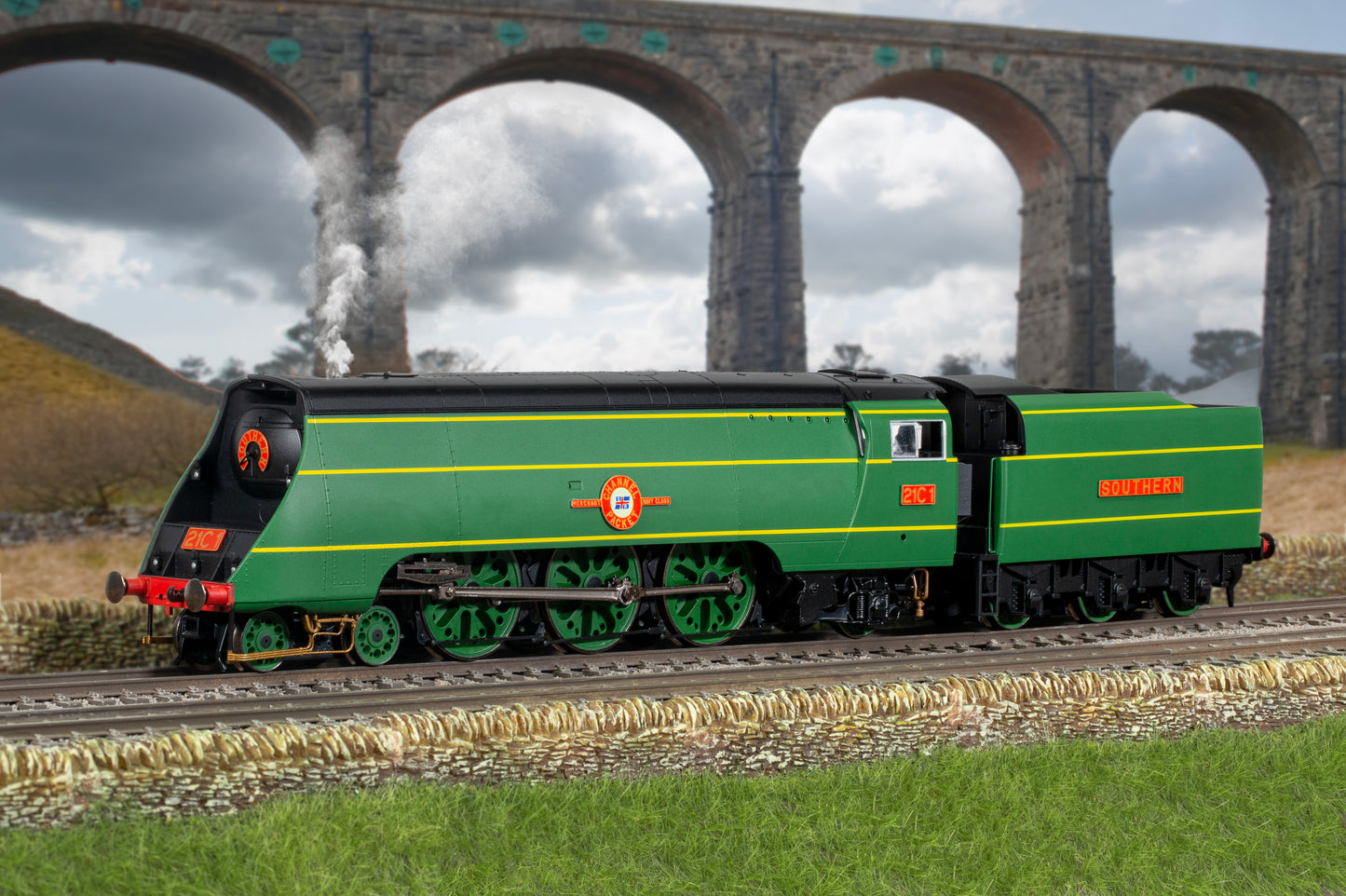 SR Merchant Navy Class 4-6-2 21C1 Channel Packet Steam Locomotive - DCC Sound & Steam Generator Fitted