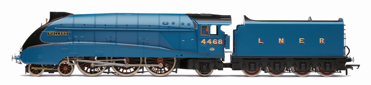 R30551SS Class A4 4-6-2 LNER Garter Blue 4468 'Mallard' Steam Locomotive - DCC Sound & Smoke