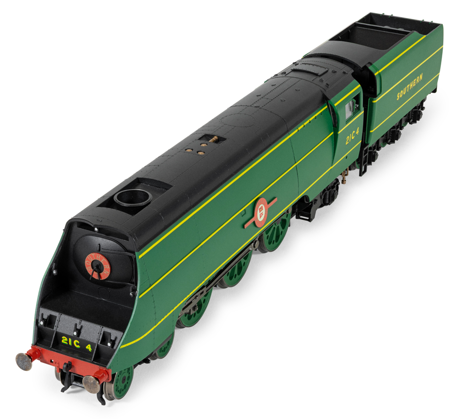 R30560SS SR Merchant Navy Class Cunard White Star Line 21C4 Steam Locomotive - DCC Sound & Steam Generator