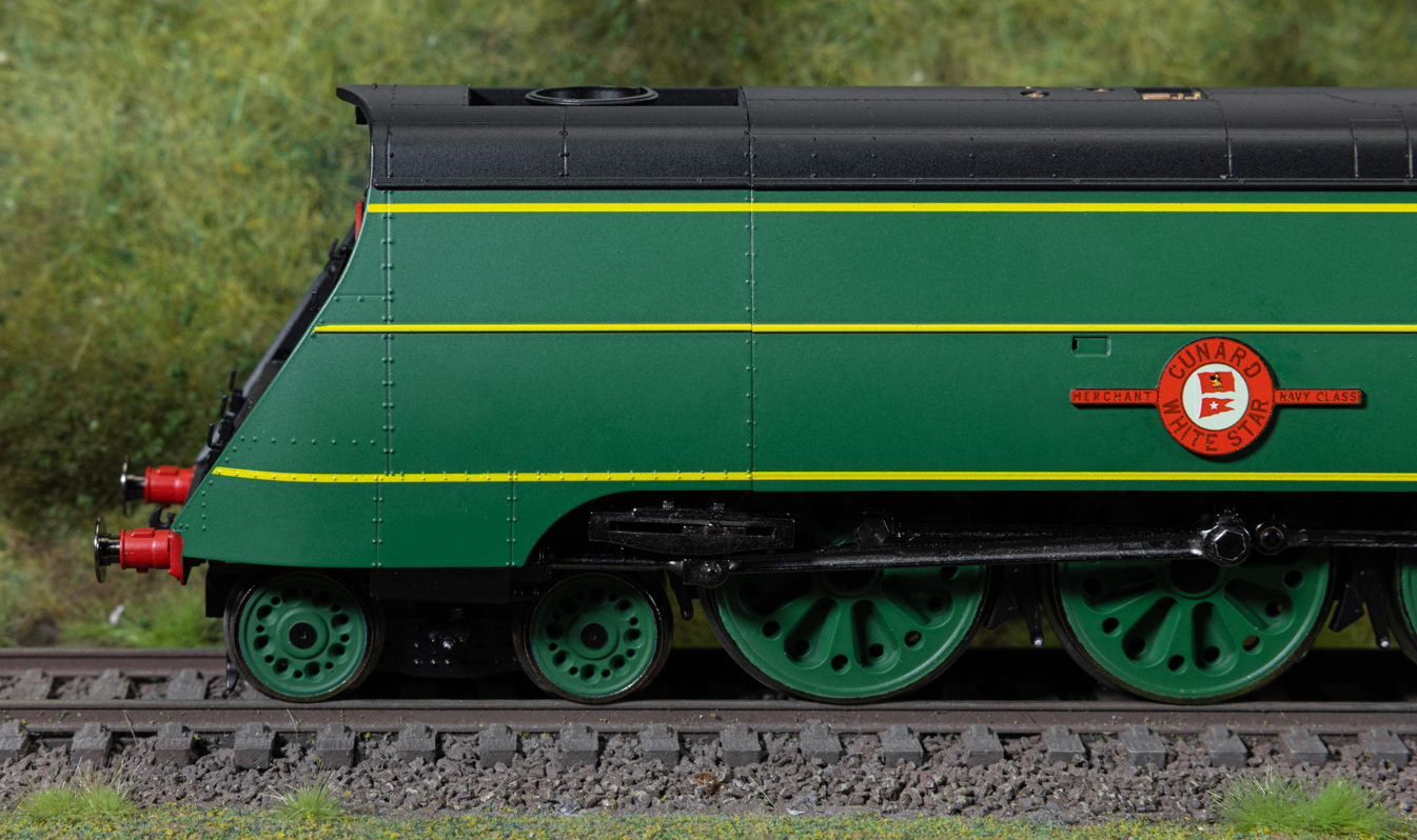 R30560SS SR Merchant Navy Class Cunard White Star Line 21C4 Steam Locomotive - DCC Sound & Steam Generator