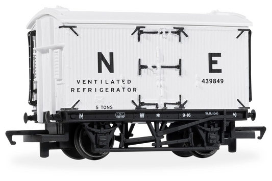 R60350 RailRoad Refrigerator Wagon LNER White