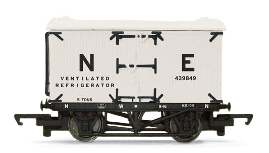 RailRoad Refrigerator Wagon LNER White