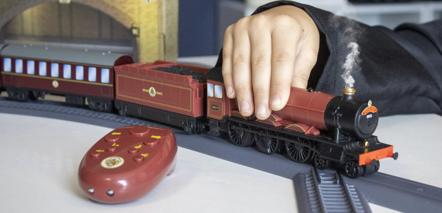 R9370SSM Playtrains Hogwarts Express Train Set with Steam