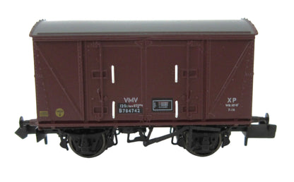 Set of 3 BR 12T Vanwide Ventilated Vans, BR Freight Brown VMV XP